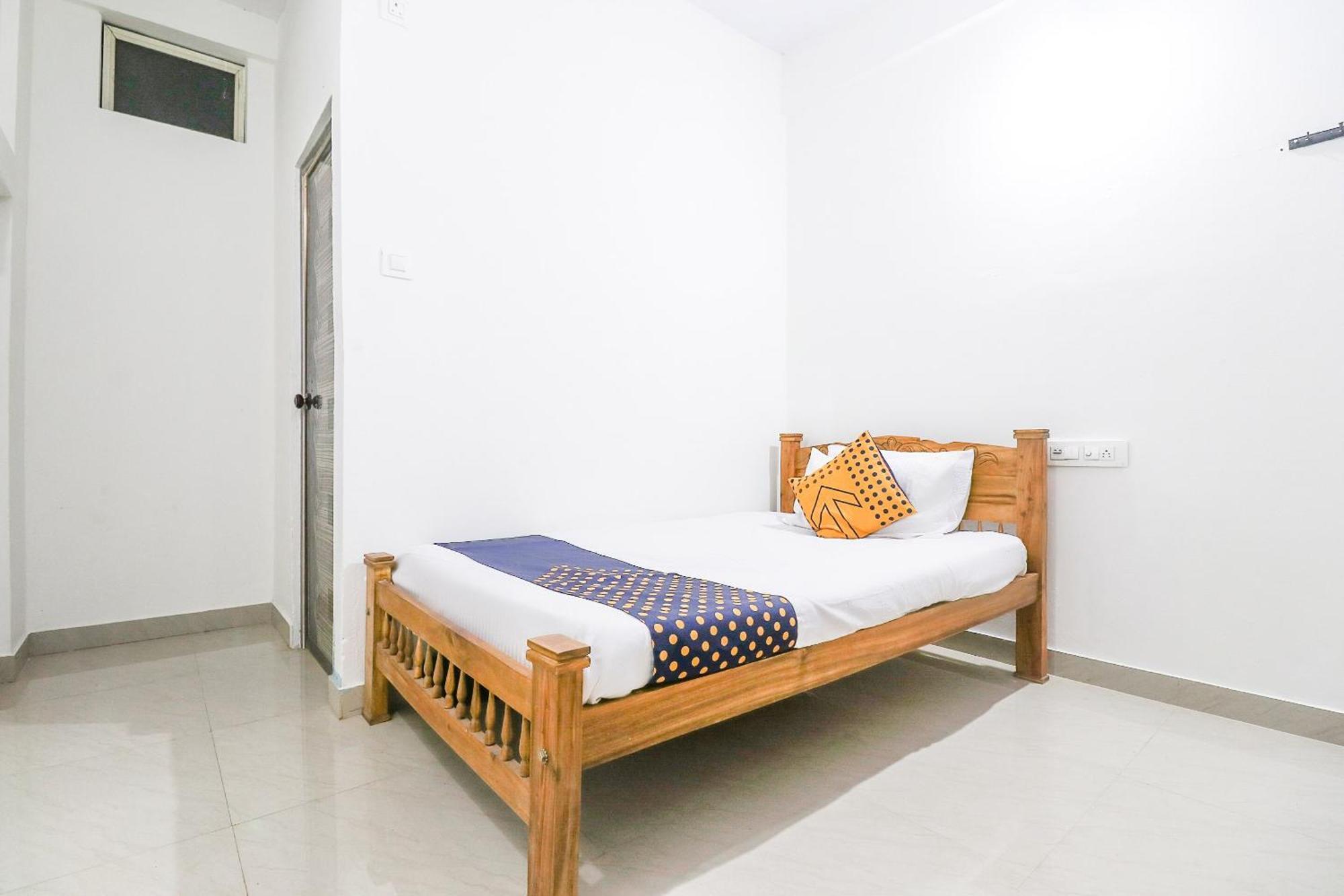Kottakkal Spot On Rohini Inn Kadampuzha מראה חיצוני תמונה