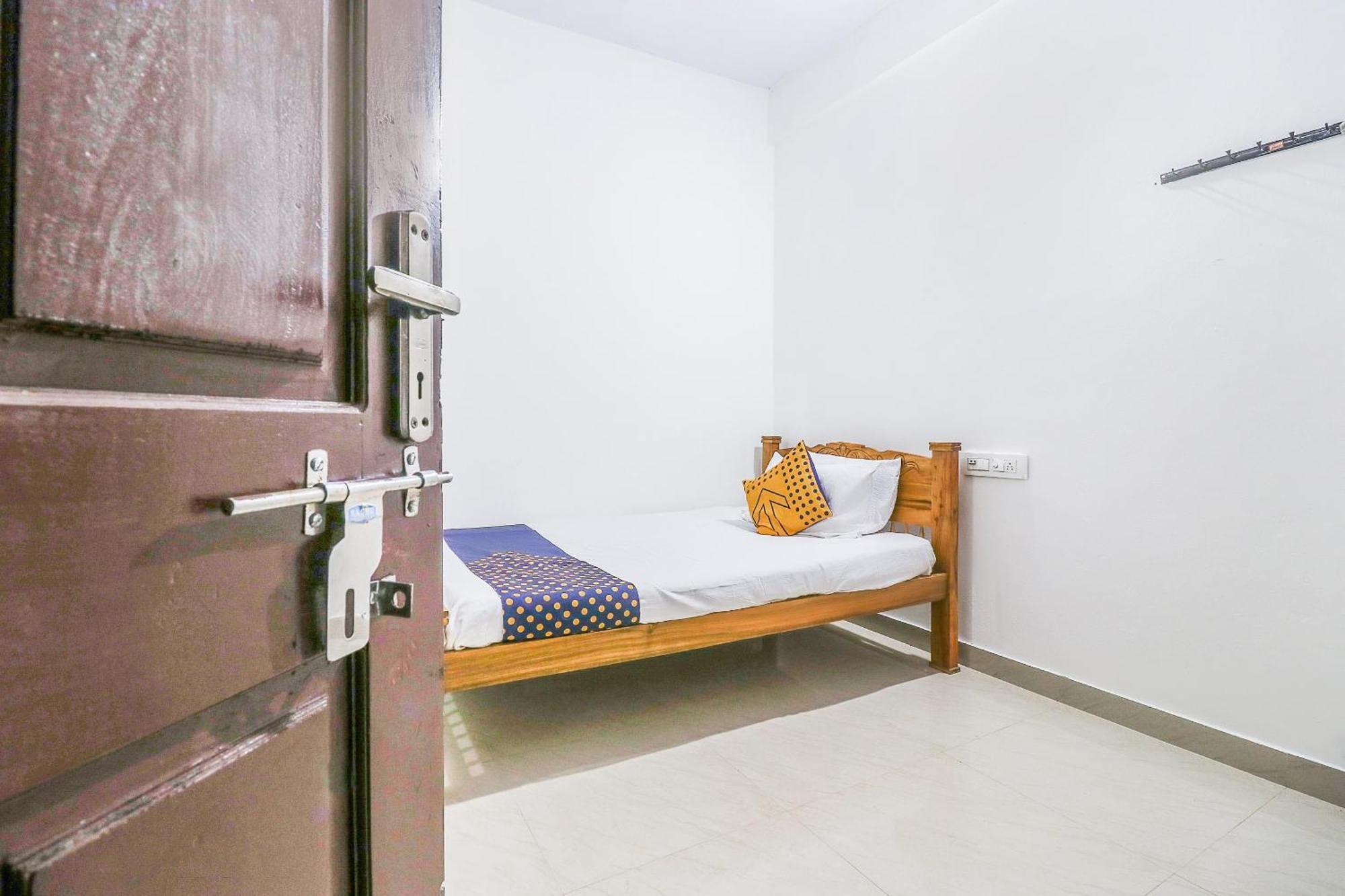 Kottakkal Spot On Rohini Inn Kadampuzha מראה חיצוני תמונה